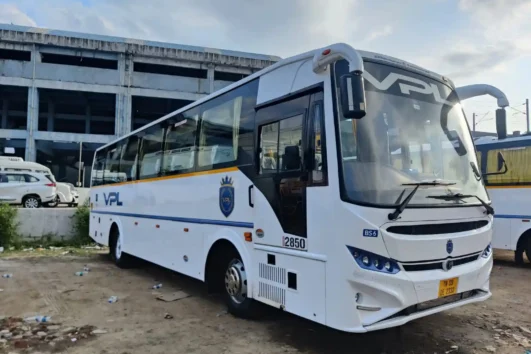 Bus (3/2) 40 Seater