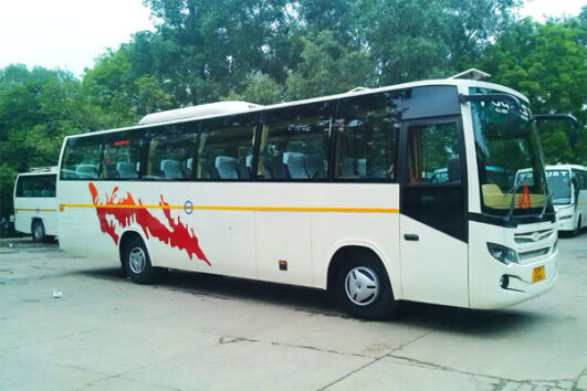 Bus (2/2) 35 Seater